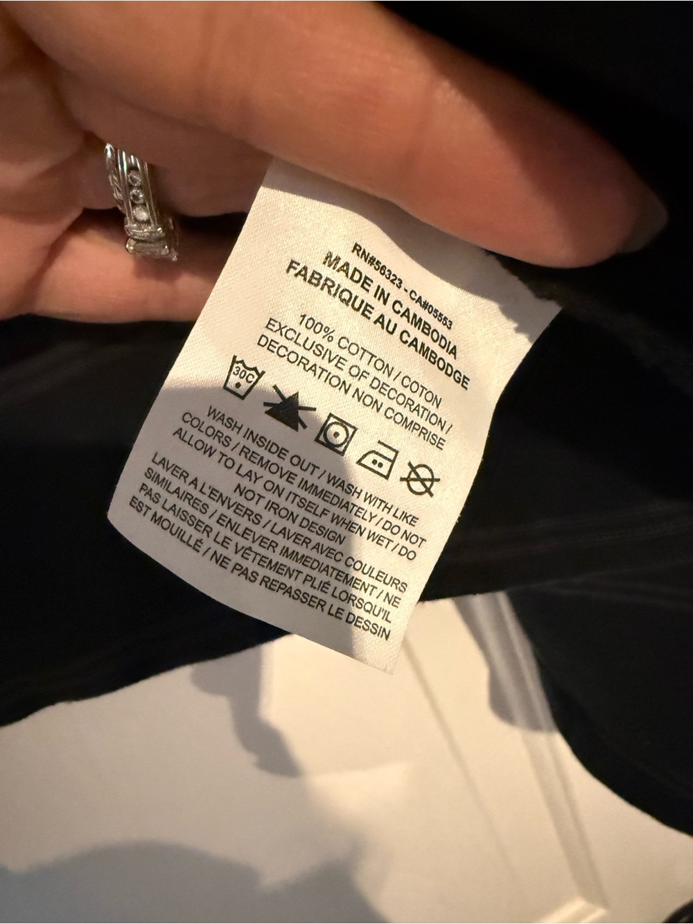 Nike Black Crewneck T-Shirt with White Logo Tag - Picture 4 of 8